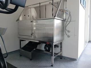 Stainless steel wash basin and sprayer with access steps